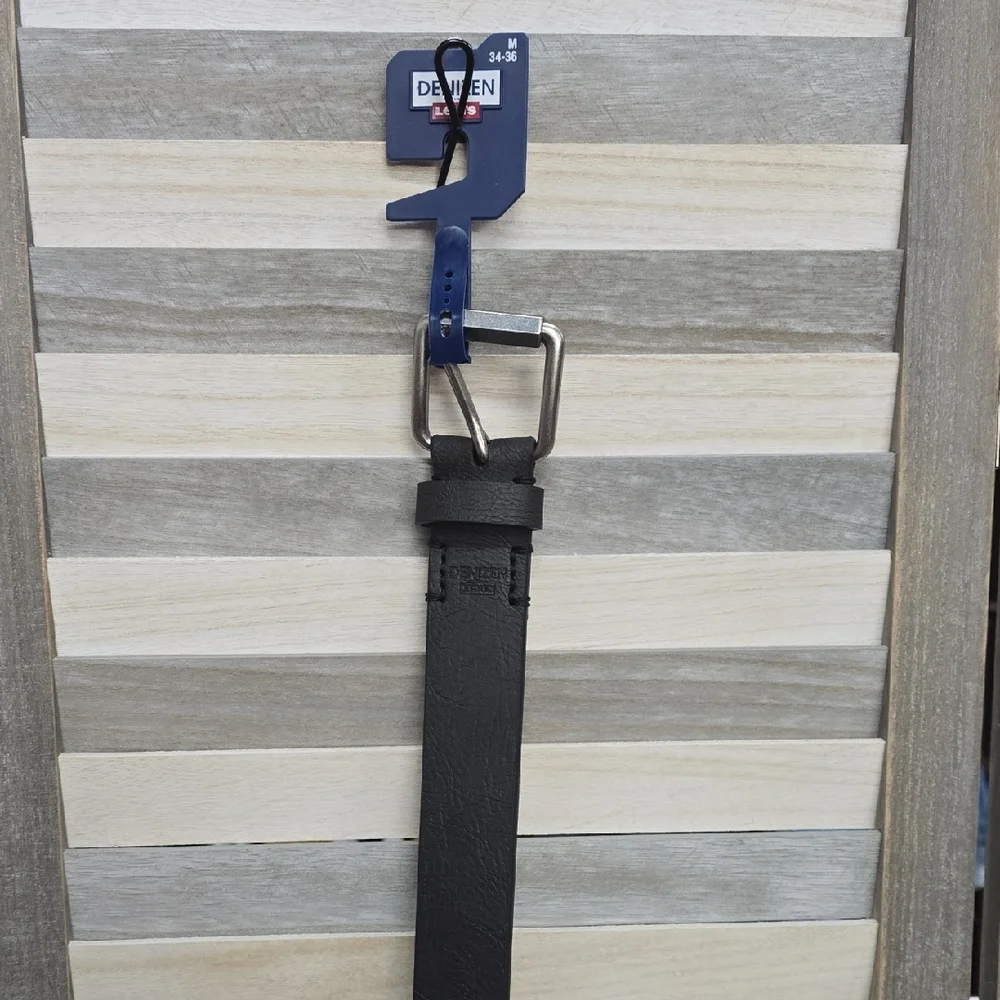 Denizen® from Levi’s® Men’s Belt – Black (Size M 34–36)